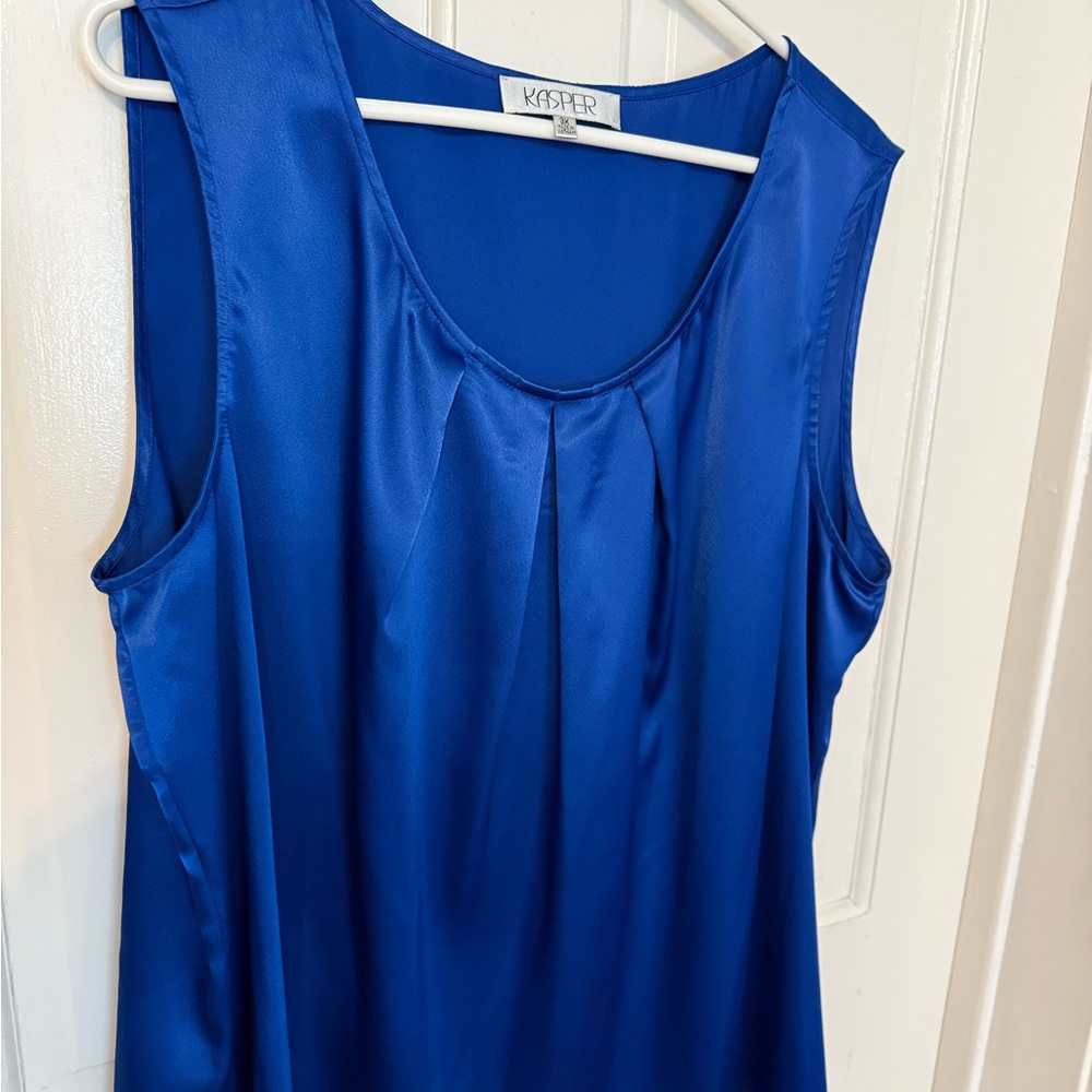 Kasper Women's Blue Sleeveless Top